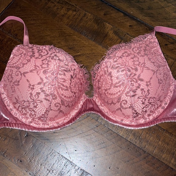 🩷🎀😇🖤VS Pink Sequin Push-Up Bra - Picture 1 of 5